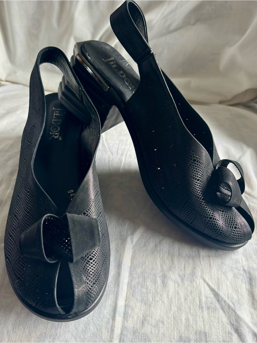 Jildor sling backs NWOT